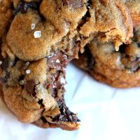 Peanut Butter Oatmeal Chocolate Chip Cookies (no flour, no butter)